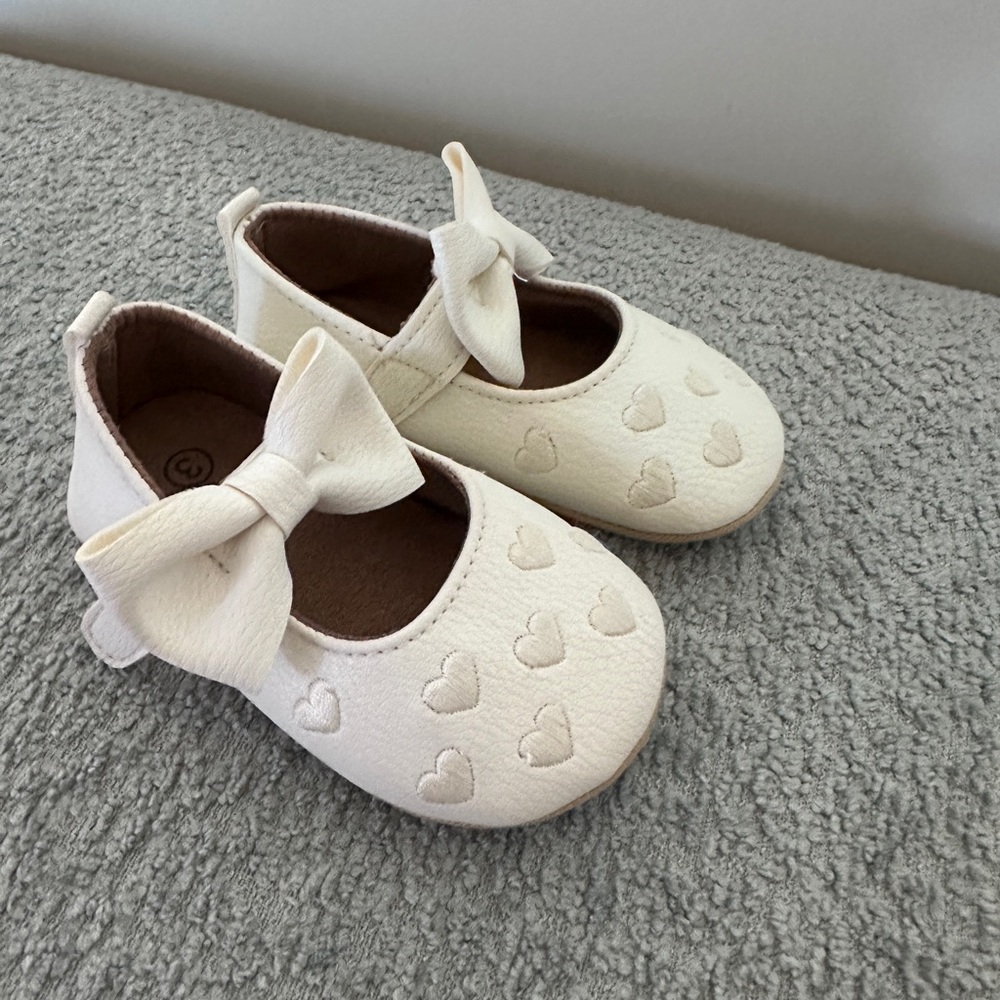 Girls Cream Bow Heart Mary Jane Dress Shoes